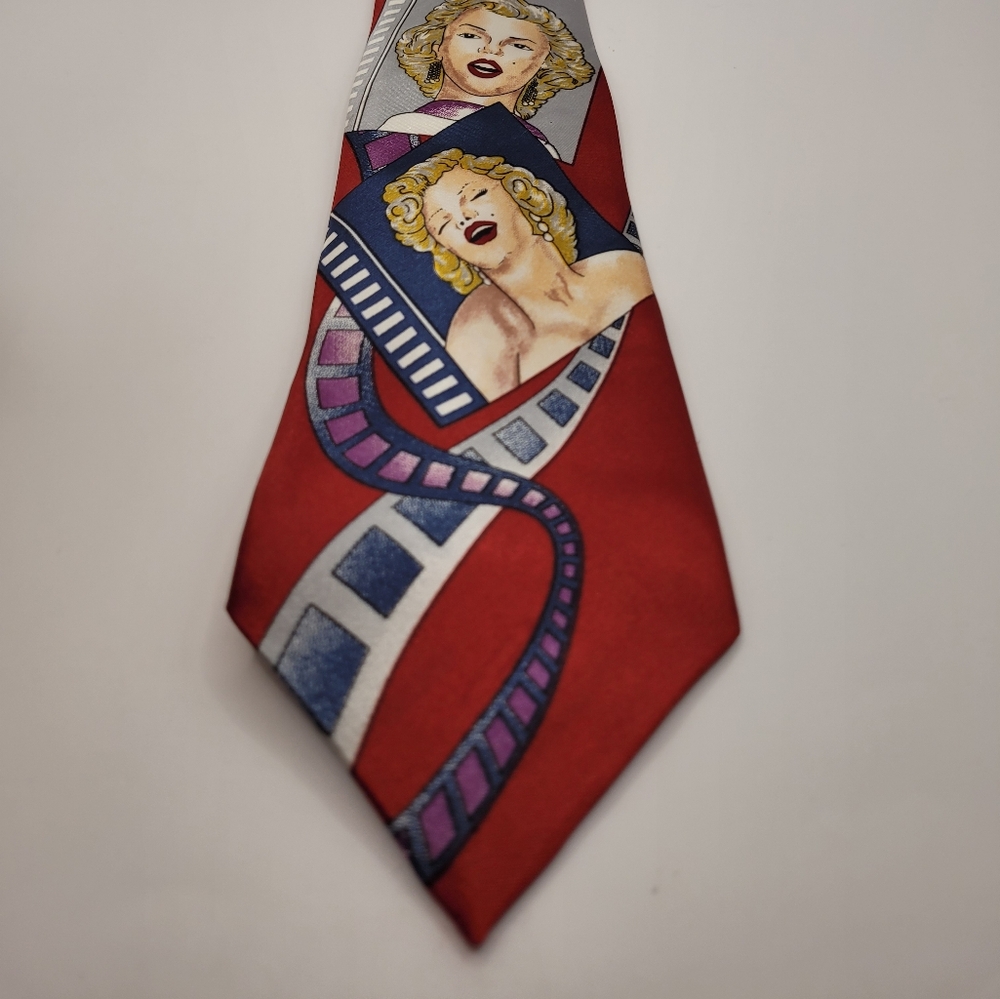 Marilyn Monroe Tie